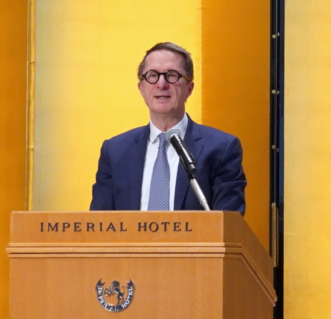 インタビュー：持続可能な世界経済に向かって金融ハブが連携すべき理由